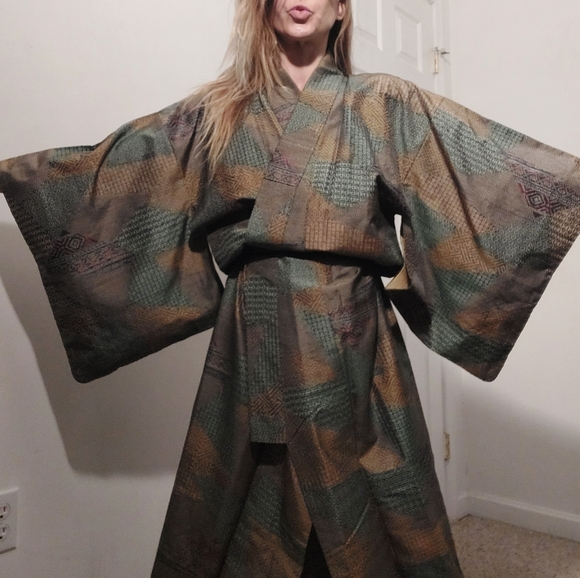 Vintage 50's 60's Japanese Kimono w/ abstract geometric mermaid design - Picture 5 of 16